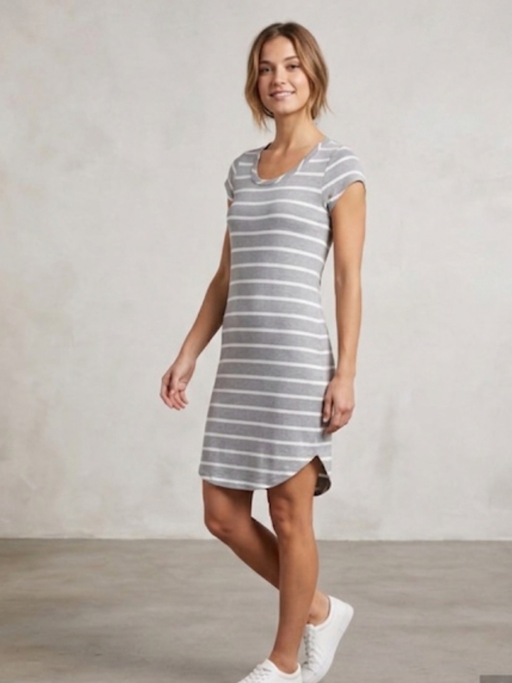 Chaser Cozy knit Shirt tail Dress size Small New!